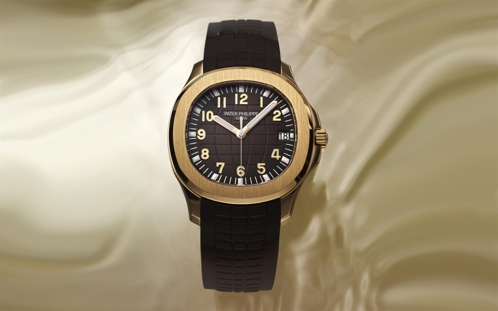 PATEK PHILIPPE AQUANAUT (GOLD GREEN) - AUTOMATIC - Image 3
