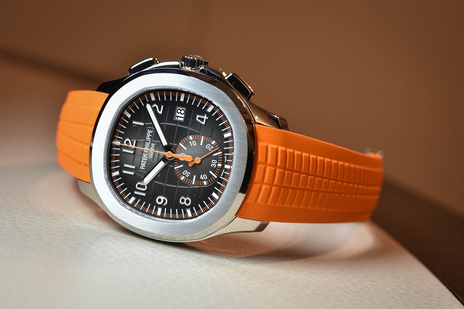 PATEK PHILIPPE AQUANAUT (ORANGE) - AUTOMATIC - Image 5