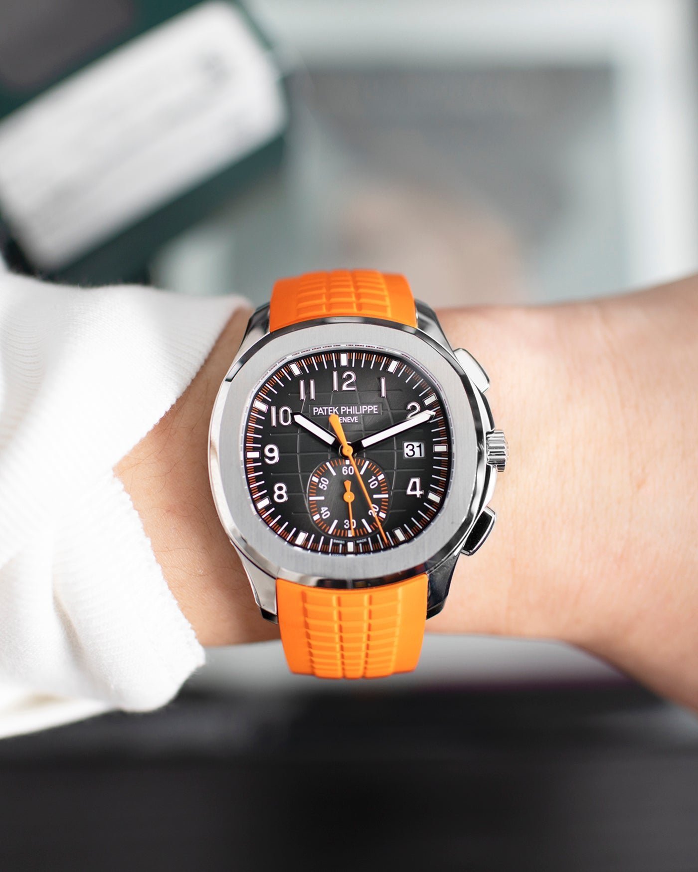 PATEK PHILIPPE AQUANAUT (ORANGE) - AUTOMATIC - Image 6